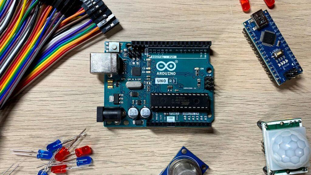 Плата Arduino