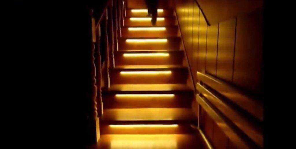 подсветка лестницы сделанная на arduino 
